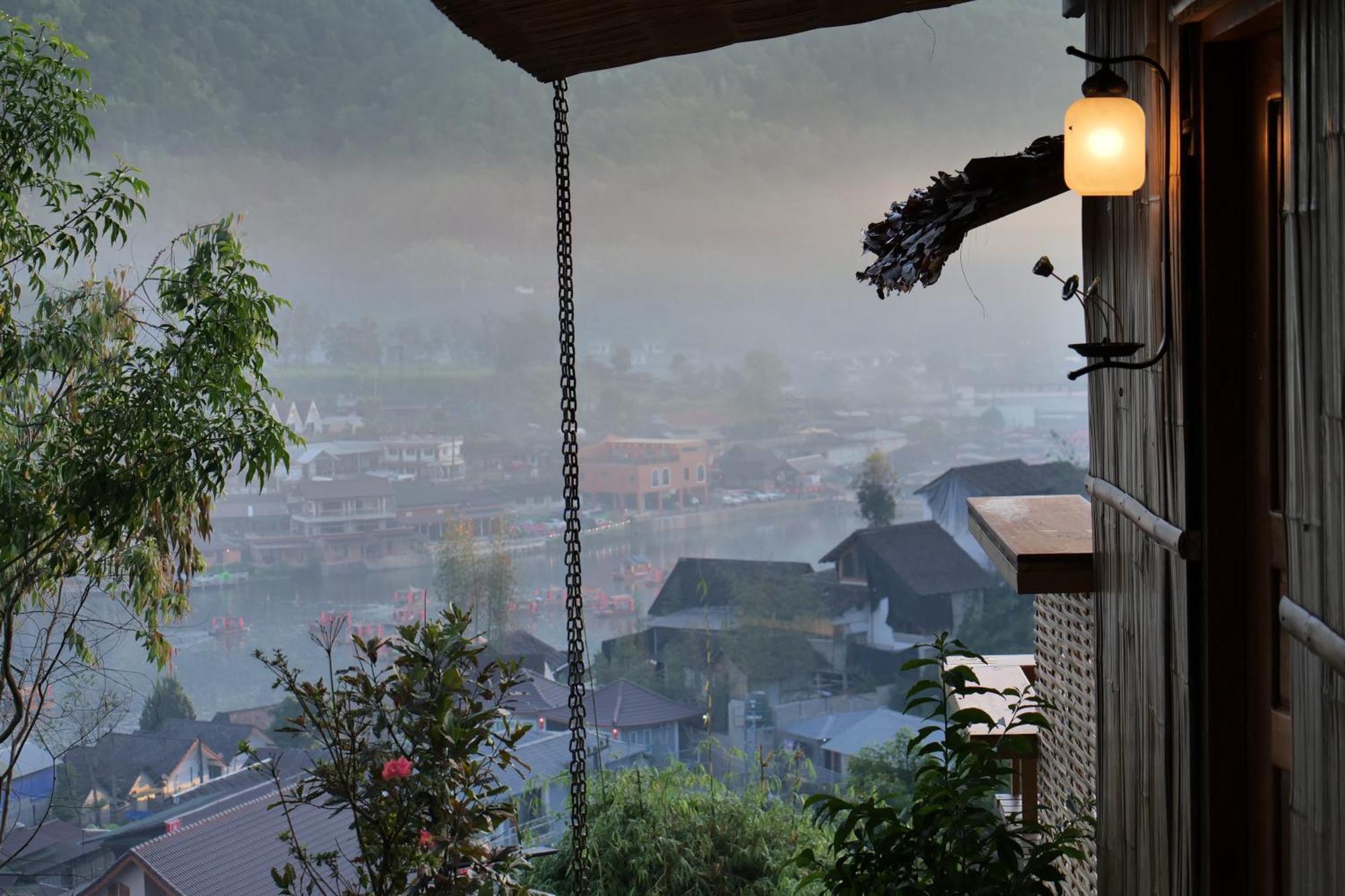 Hedreung Banrakthai Homestay And Camping Ban Rak Thai Exteriör bild